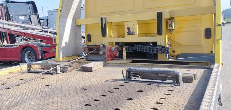 MERCEDES ATEGO DEPANNEUSE AVEC PLATEAU BB50 ET TREUIL – PTAC 11,990 TONNES – 423616 KMS JAUNE 3971YP62