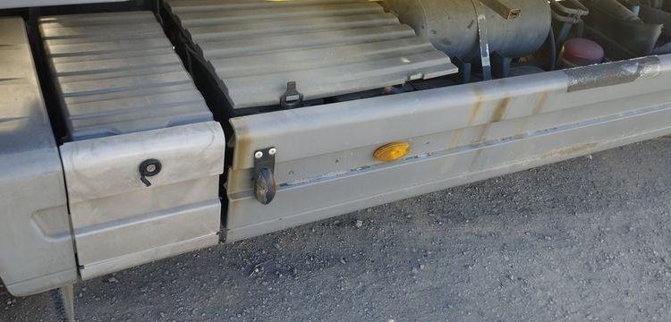 MERCEDES ATEGO DEPANNEUSE AVEC PLATEAU BB50 ET TREUIL – PTAC 11,990 TONNES – 423616 KMS JAUNE 3971YP62