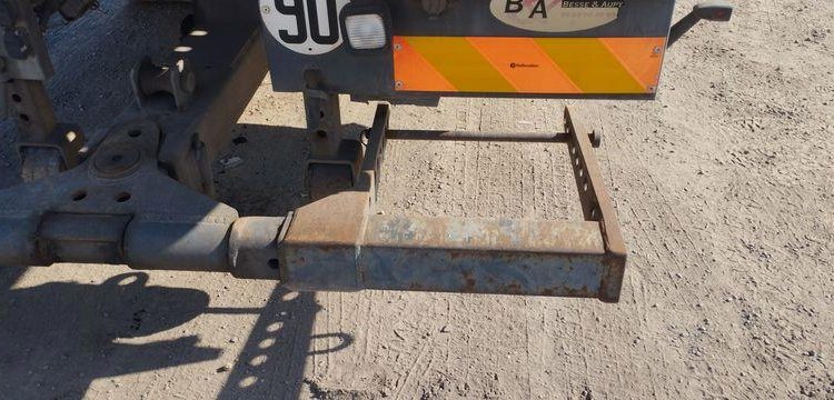 MERCEDES ATEGO DEPANNEUSE AVEC PLATEAU BB50 ET TREUIL – PTAC 11,990 TONNES – 423616 KMS JAUNE 3971YP62