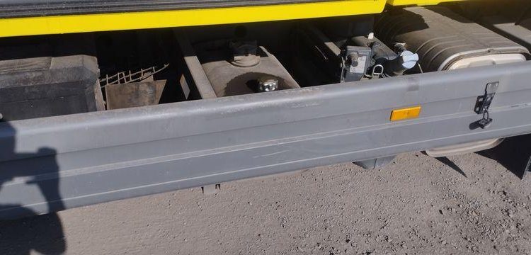 MERCEDES ATEGO DEPANNEUSE AVEC PLATEAU BB50 ET TREUIL – PTAC 11,990 TONNES – 423616 KMS JAUNE 3971YP62