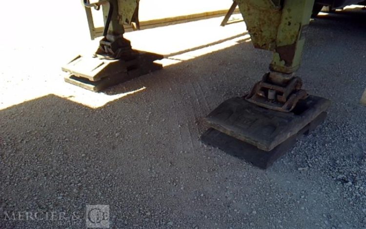 CODER SEMI REMORQUE PLSC 3ESSIEUX  34T AVEC 2 CENTRALES A BETON TRANSPORTABLES VERT 912AFP31