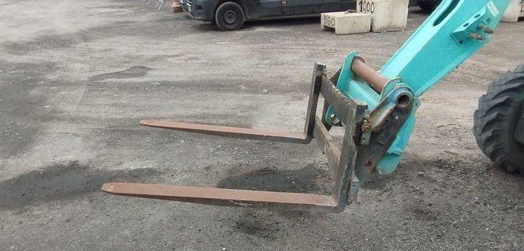 MANITOU CHARGEUSE TELESCOPIQUE  BT4253E2