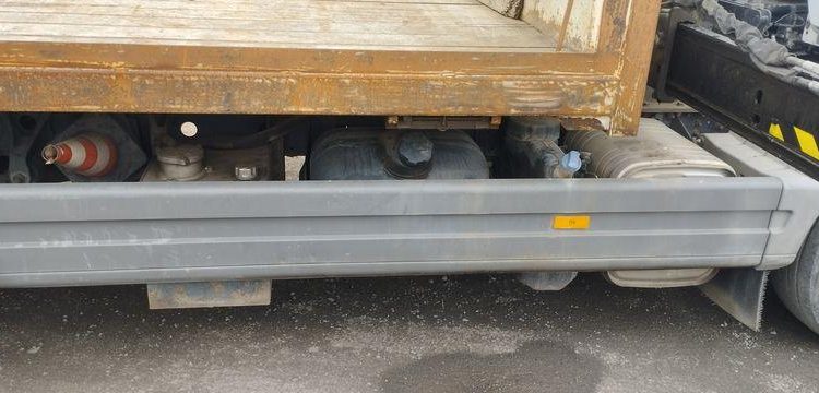 MERCEDES ATEGO PORTE ENGIN AVEC GRUE – PTAC 15 TONNES – 273927 KMS – ANNEE 2012 BLANC CL-382-AE