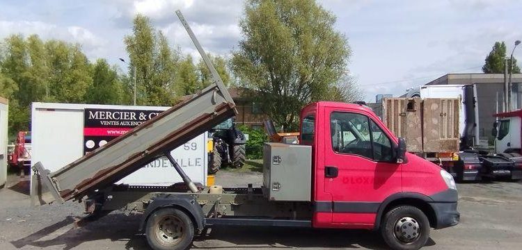 IVECO 35C13 BENNE SIMPLE CABINE COFFRE  CS-771-ZN