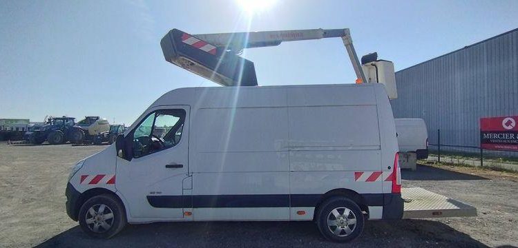 RENAULT MASTER 3 L2H2 F3500 2,3DCI 16 FAP 125 CV AVEC NACELLE TIME ET32LE – 11,60 M – BLANC CV-472-XS