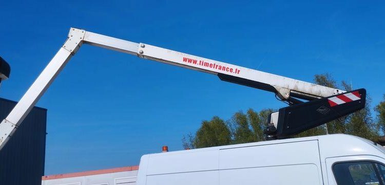 RENAULT MASTER 3 L2H2 F3500 2,3DCI 16 FAP 125 CV AVEC NACELLE TIME ET32LE – 11,60 M – BLANC CV-472-XS