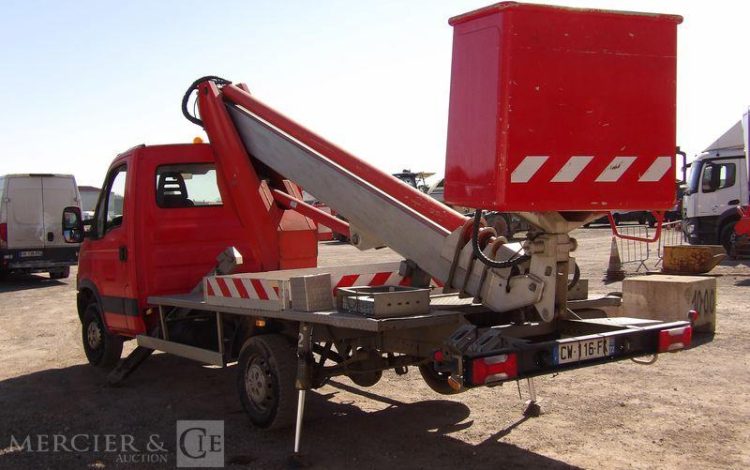 IVECO 35S11 AVEC NACELLE MULTITEL MT202DS 20M  CW-116-FK