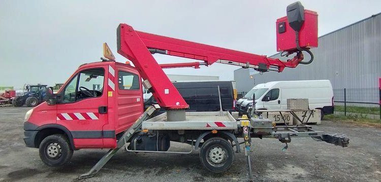 IVECO 35S11 AVEC NACELLE GSR 179T 16M NON ROULANT  DA-890-SZ