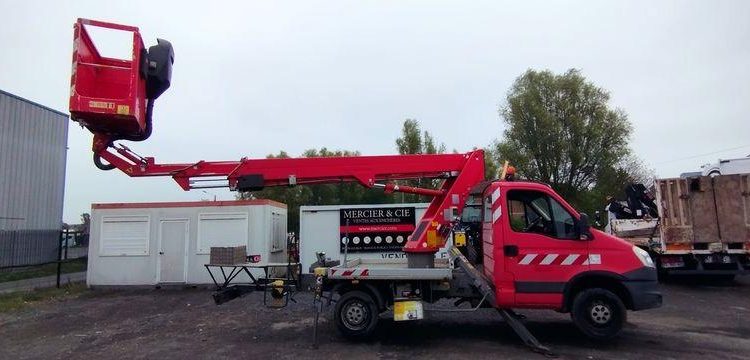IVECO 35S11 AVEC NACELLE GSR 179T 16M NON ROULANT  DA-890-SZ