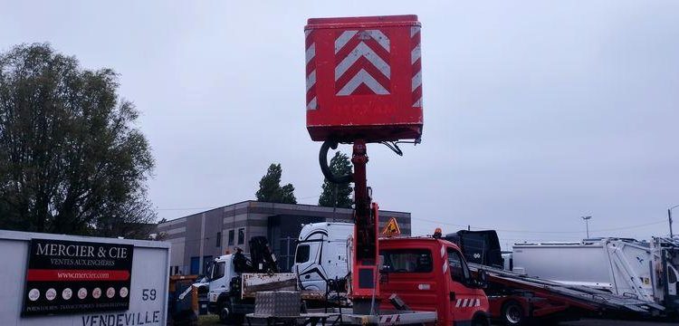 IVECO 35S11 AVEC NACELLE GSR 179T 16M NON ROULANT  DA-890-SZ