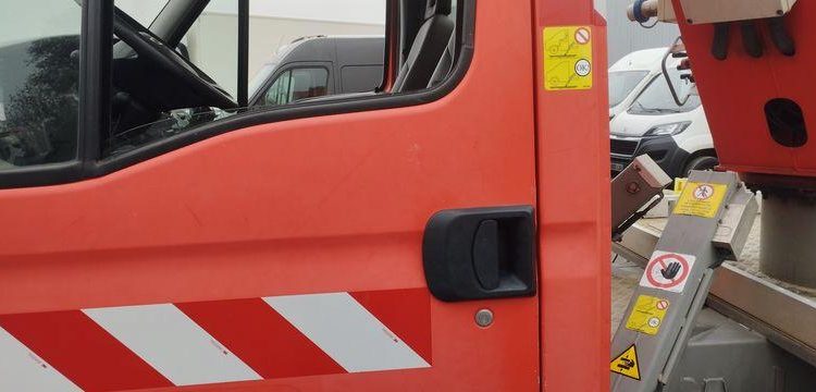 IVECO 35S11 AVEC NACELLE GSR 179T 16M NON ROULANT  DA-890-SZ