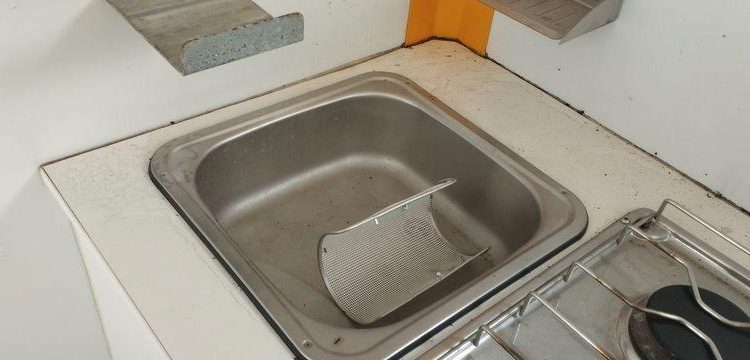 CNSE ABRIS DE CHANTIER REFECTOIRE + VESTIAIRE ET WC – 1 ESSIEU – 1,3 TONNES – AN 2014  DG-265-WC