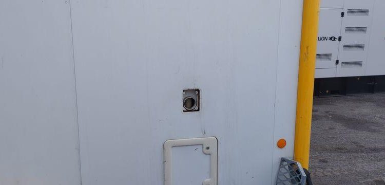 CNSE ABRIS DE CHANTIER REFECTOIRE + VESTIAIRE ET WC – 1 ESSIEU – 1,3 TONNES – AN 2014  DG-265-WC