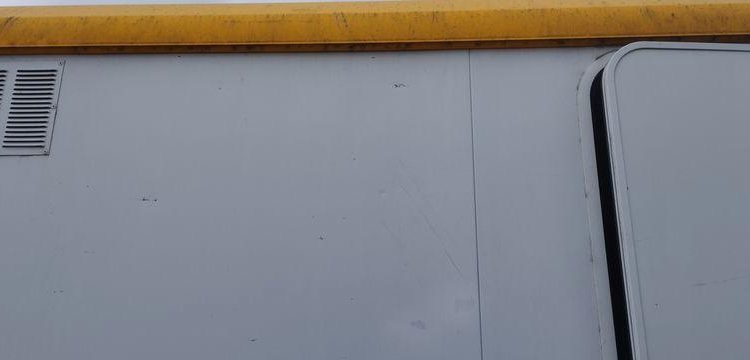CNSE ABRIS DE CHANTIER REFECTOIRE + VESTIAIRE ET WC – 1 ESSIEU – 1,3 TONNES – AN 2014  DG-265-WC