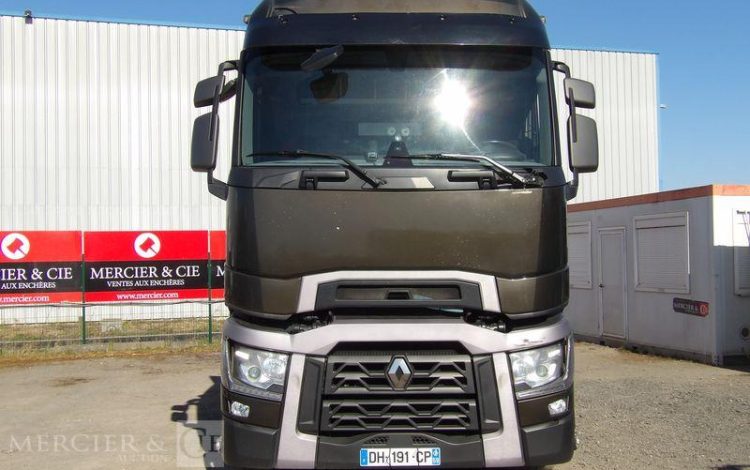RENAULT TRACTEUR ROUTIER T 520 COMFORT – DIESEL – 71306 KMS – ANN MARRON DH-191-CP