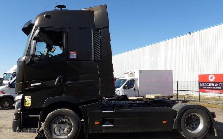 RENAULT TRACTEUR ROUTIER T 520 COMFORT – DIESEL – 71306 KMS – ANN MARRON DH-191-CP