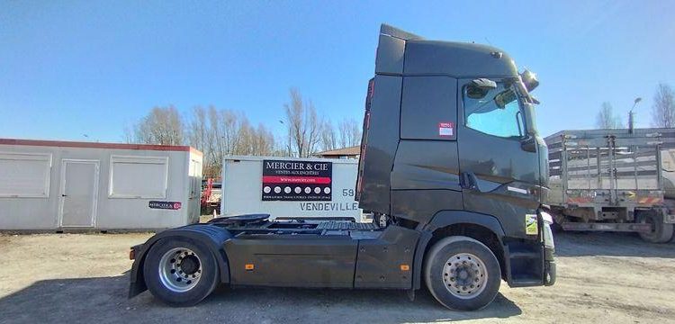 RENAULT TRACTEUR ROUTIER T 520 COMFORT – DIESEL – 71306 KMS – ANN MARRON DH-191-CP