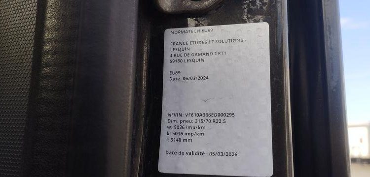 RENAULT TRACTEUR ROUTIER T 520 COMFORT – DIESEL – 71306 KMS – ANN MARRON DH-191-CP