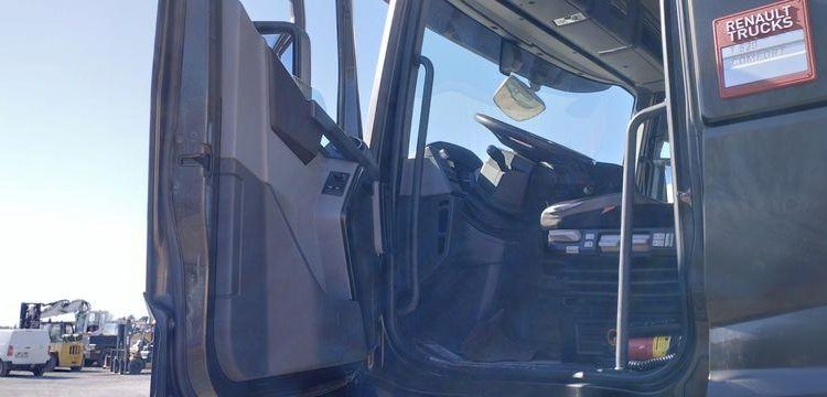 RENAULT TRACTEUR ROUTIER T 520 COMFORT – DIESEL – 71306 KMS – ANN MARRON DH-191-CP