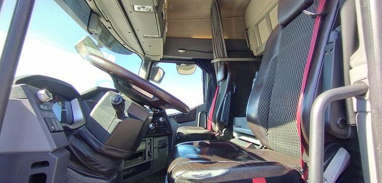 RENAULT TRACTEUR ROUTIER T 520 COMFORT – DIESEL – 71306 KMS – ANN MARRON DH-191-CP
