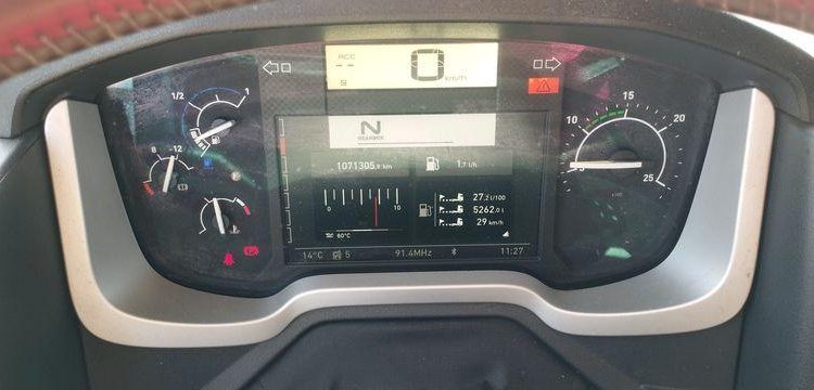 RENAULT TRACTEUR ROUTIER T 520 COMFORT – DIESEL – 71306 KMS – ANN MARRON DH-191-CP