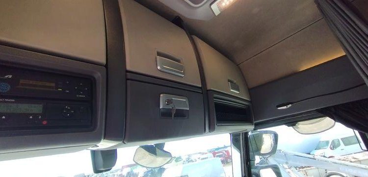 RENAULT TRACTEUR ROUTIER T 520 COMFORT – DIESEL – 71306 KMS – ANN MARRON DH-191-CP