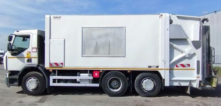 RENAULT CAMION POUBELLE D26 WIDE – DIESEL – 447 HEURES – 194653 KMS – ANNEE 2016 BLANC EA-930-YW
