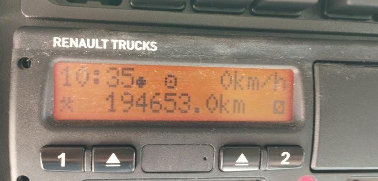 RENAULT CAMION POUBELLE D26 WIDE – DIESEL – 447 HEURES – 194653 KMS – ANNEE 2016 BLANC EA-930-YW