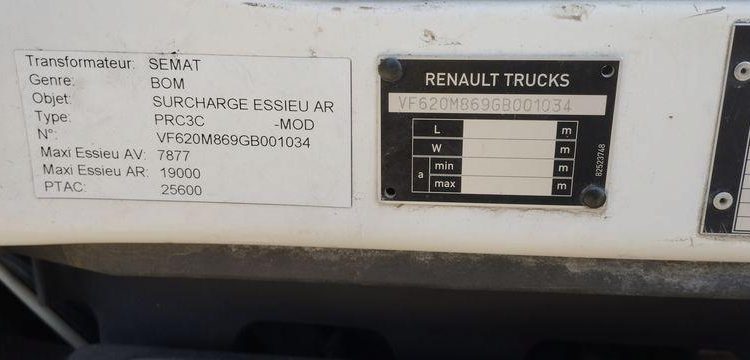 RENAULT CAMION POUBELLE D26 WIDE – DIESEL – 447 HEURES – 194653 KMS – ANNEE 2016 BLANC EA-930-YW