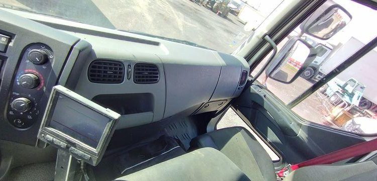 RENAULT CAMION POUBELLE D26 WIDE – DIESEL – 447 HEURES – 194653 KMS – ANNEE 2016 BLANC EA-930-YW