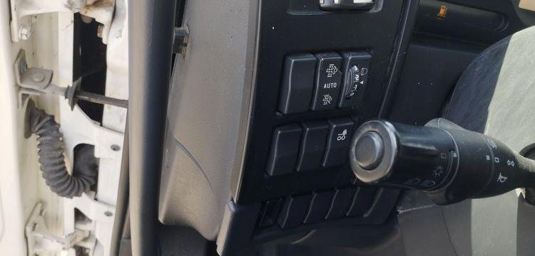 RENAULT CAMION POUBELLE D26 WIDE – DIESEL – 447 HEURES – 194653 KMS – ANNEE 2016 BLANC EA-930-YW