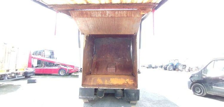 RENAULT CAMION POUBELLE D26 WIDE – DIESEL – 447 HEURES – 194653 KMS – ANNEE 2016 BLANC EA-930-YW