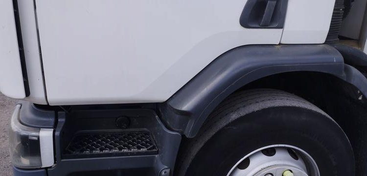 RENAULT CAMION POUBELLE D26 WIDE – DIESEL – 447 HEURES – 194653 KMS – ANNEE 2016 BLANC EA-930-YW