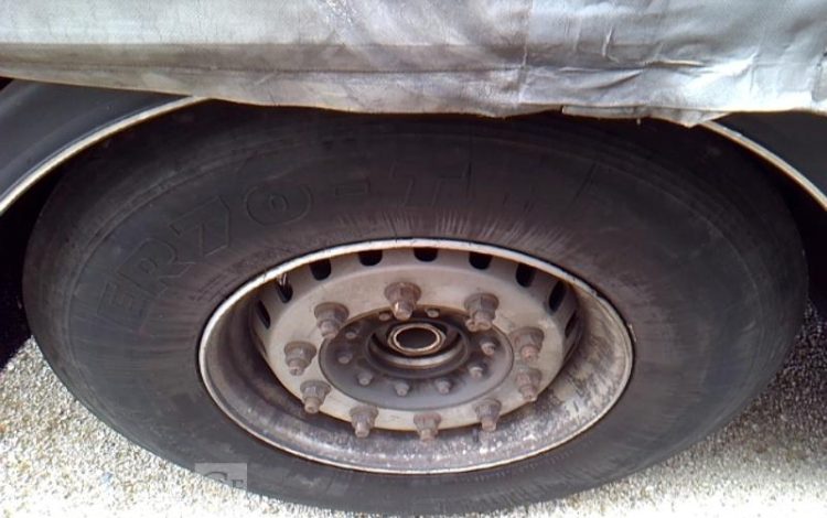 FRUEHAUF SEMI REMORQUE BACHE HAYON 3 ESSIEUX PTAC 38T GRIS EK-353-DL