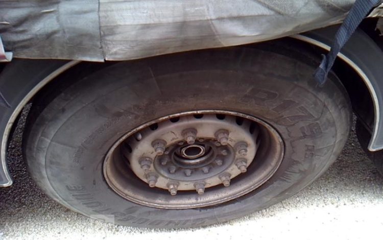FRUEHAUF SEMI REMORQUE BACHE HAYON 3 ESSIEUX PTAC 38T GRIS EK-353-DL