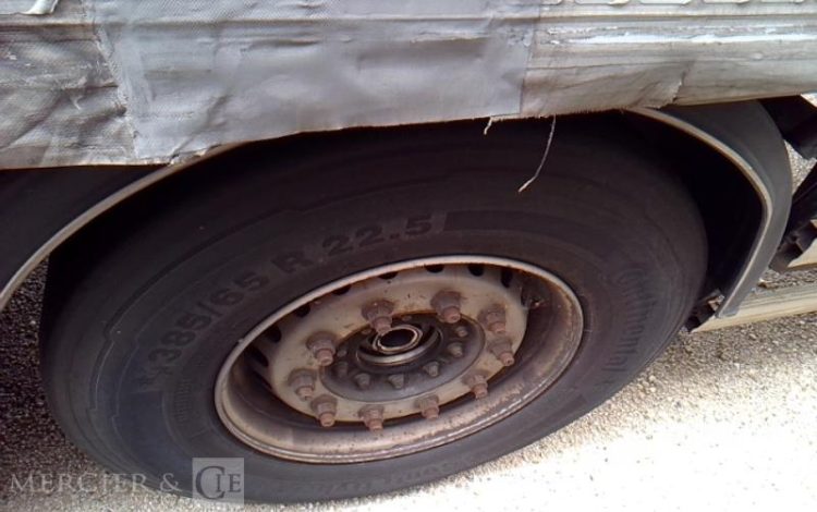 FRUEHAUF SEMI REMORQUE BACHE HAYON 3 ESSIEUX PTAC 38T GRIS EK-353-DL
