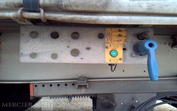 FRUEHAUF SEMI REMORQUE BACHE HAYON 3 ESSIEUX PTAC 38T GRIS EK-353-DL