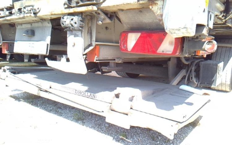 FRUEHAUF SEMI REMORQUE BACHE HAYON 3 ESSIEUX PTAC 38T GRIS EL-536-LL