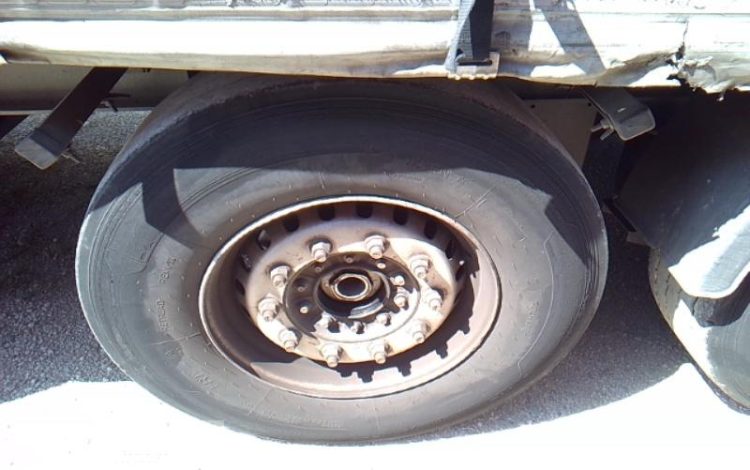 FRUEHAUF SEMI REMORQUE BACHE HAYON 3 ESSIEUX PTAC 38T GRIS EL-536-LL