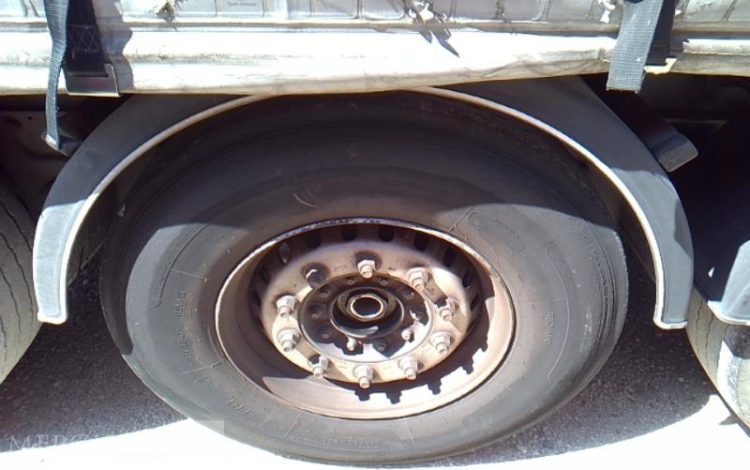FRUEHAUF SEMI REMORQUE BACHE HAYON 3 ESSIEUX PTAC 38T GRIS EL-536-LL