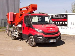 IVECO 35S12 AVEC NACELLE COMET ESK18/2/7,5HQ  EL-558-HZ