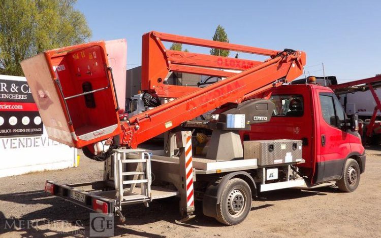 IVECO 35S12 AVEC NACELLE COMET ESK18/2/7,5HQ  EL-558-HZ