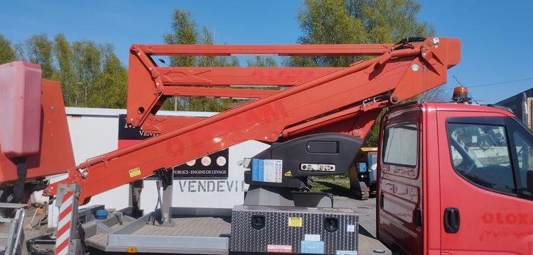 IVECO 35S12 AVEC NACELLE COMET ESK18/2/7,5HQ  EL-558-HZ