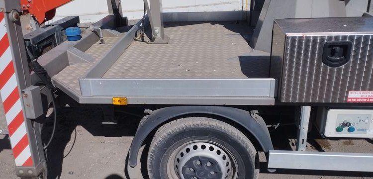 IVECO 35S12 AVEC NACELLE COMET ESK18/2/7,5HQ  EL-558-HZ