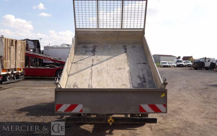 IVECO 35C12 BENNE SIMPLE CABINE COFFRE  EP-261-SK