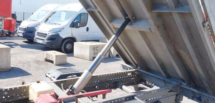 IVECO 35C12 BENNE SIMPLE CABINE COFFRE NON ROULANT  ER-583-XA