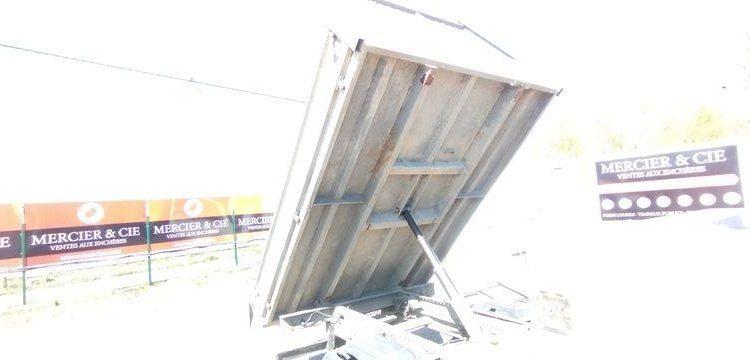 IVECO 35C12 BENNE SIMPLE CABINE COFFRE NON ROULANT  ER-583-XA