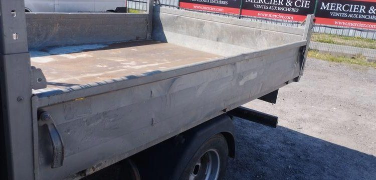 IVECO 35C12 BENNE SIMPLE CABINE COFFRE NON ROULANT  ER-583-XA