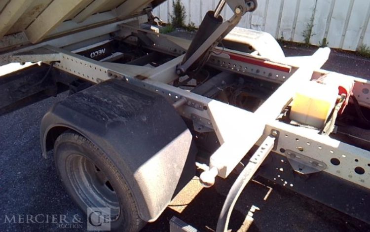 IVECO 35C12 BENNE SIMPLE CABINE COFFRE – NON ROULANT  ES-355-BH
