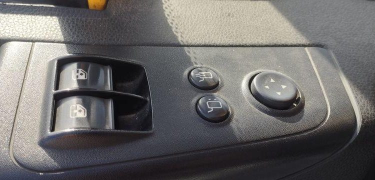 IVECO STRALIS 420 DEPANNEUSE AVEC TREUIL COME UP HV15 – DIESEL – 270759 KMS – ANNEE 20 JAUNE ES-531-RS